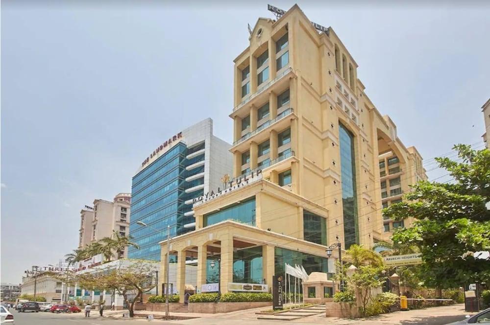 Royal Tulip Navi Mumbai Hotell Exteriör bild