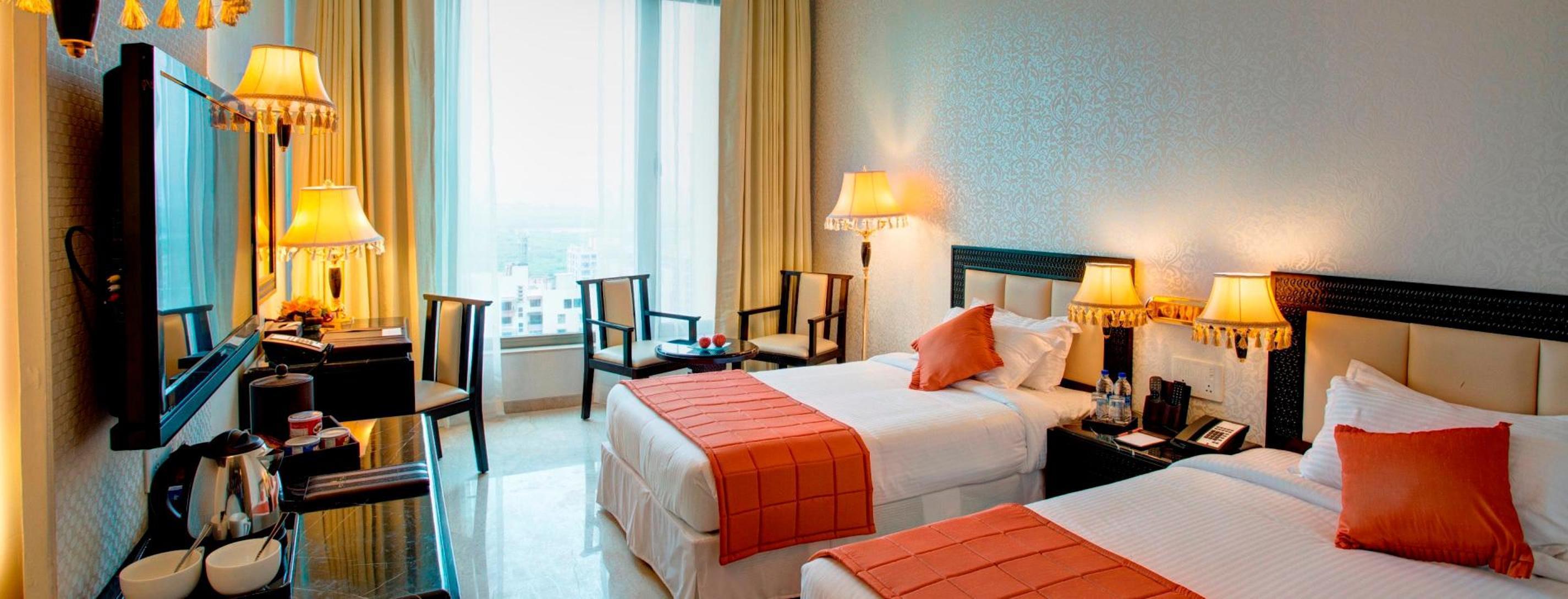 Royal Tulip Navi Mumbai Hotell Exteriör bild
