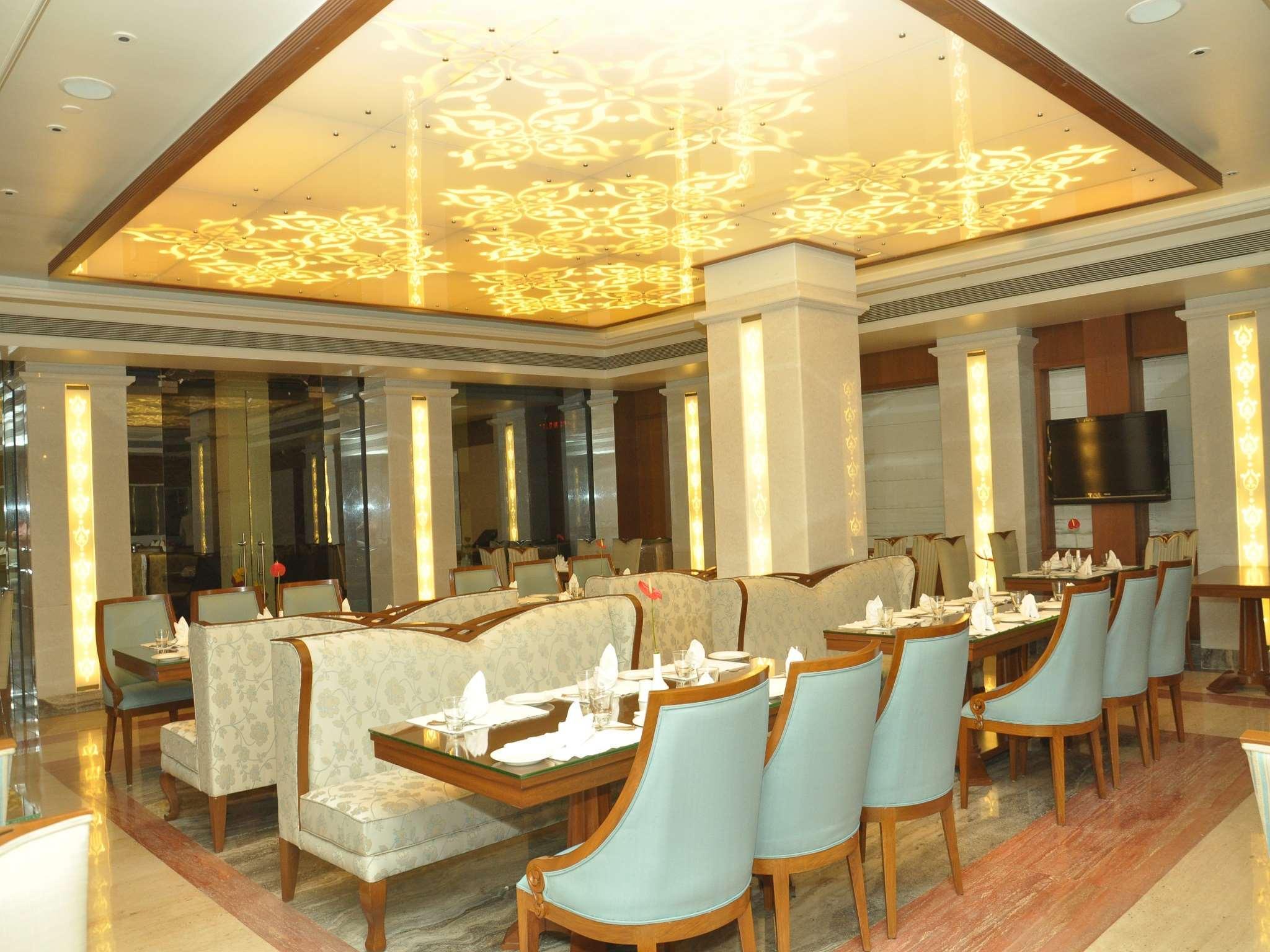 Royal Tulip Navi Mumbai Hotell Exteriör bild
