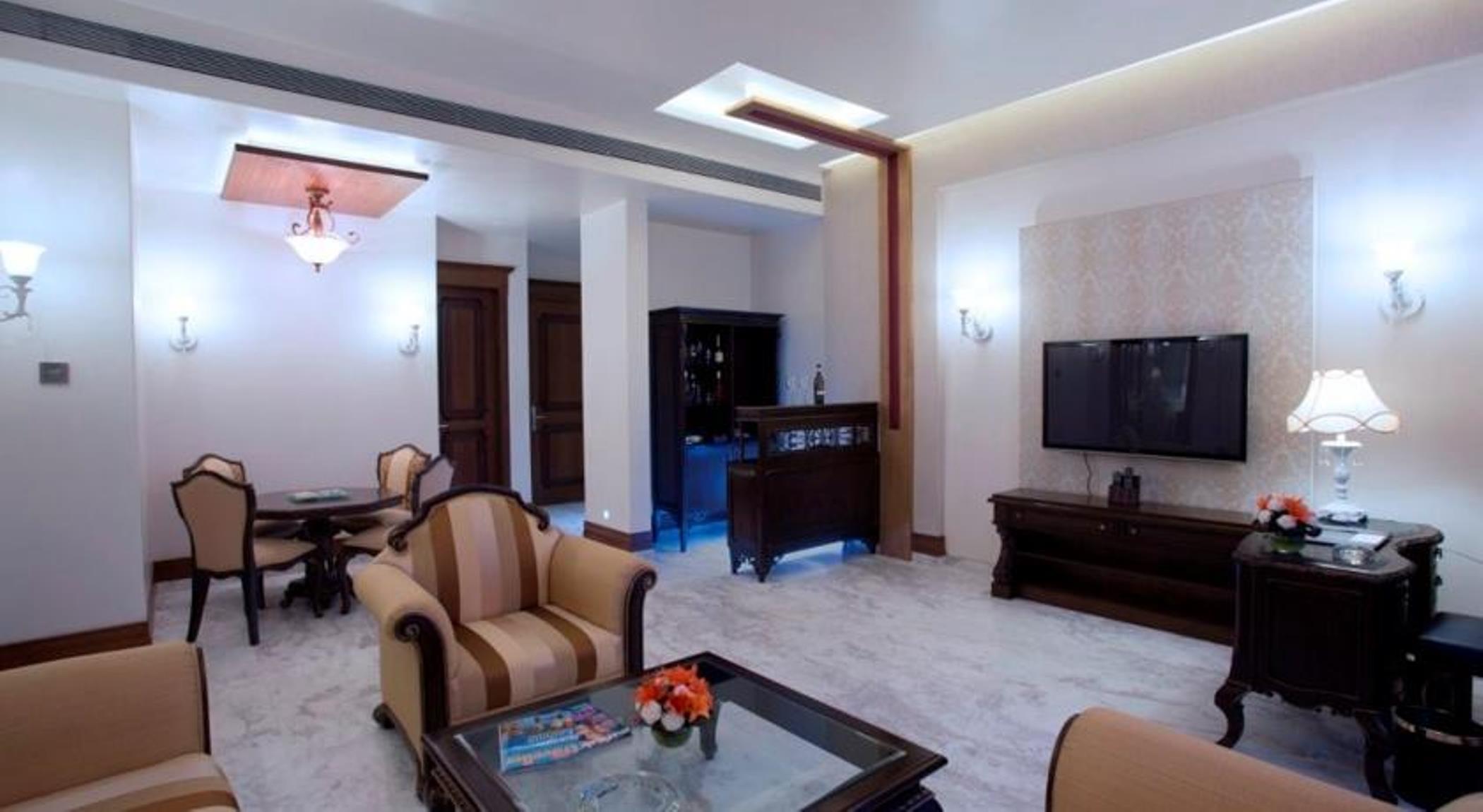 Royal Tulip Navi Mumbai Hotell Exteriör bild
