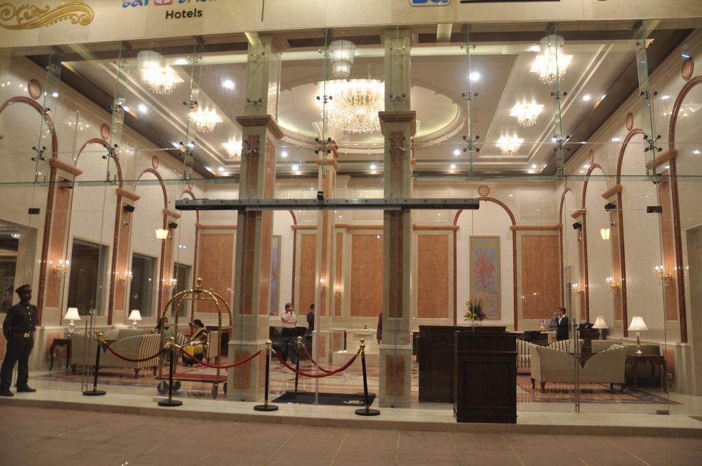 Royal Tulip Navi Mumbai Hotell Exteriör bild