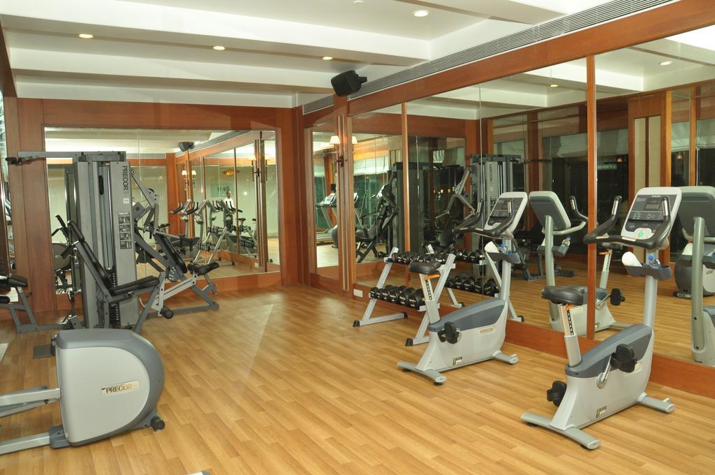 Royal Tulip Navi Mumbai Hotell Exteriör bild