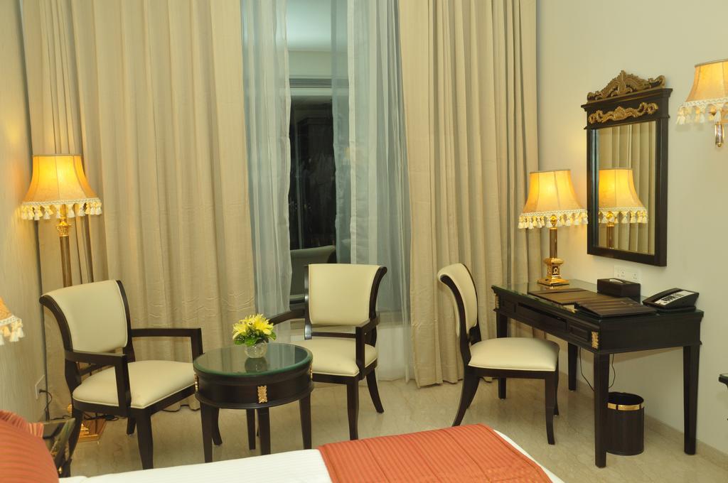 Royal Tulip Navi Mumbai Hotell Exteriör bild