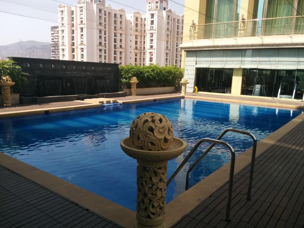 Royal Tulip Navi Mumbai Hotell Exteriör bild