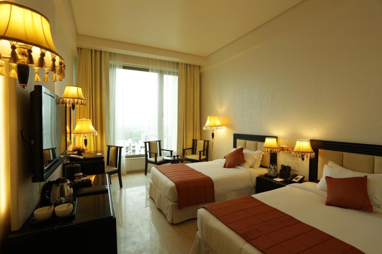 Royal Tulip Navi Mumbai Hotell Exteriör bild